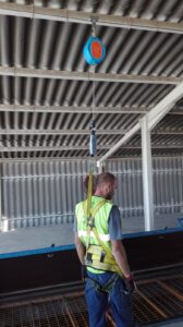 Linea de vida homologada en acero inoxidable para trabajos de producción y mantenimiento en Zaragoza